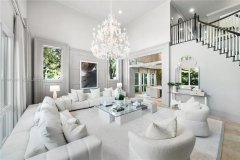 Casa en venta en Miami Beach, Florida, 7 dormitorios, 653.47 m2 № 1992200 - foto 5