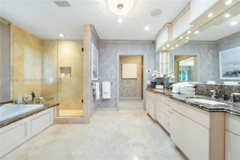 Casa en venta en Miami Beach, Florida, 7 dormitorios, 653.47 m2 № 1992200 - foto 18