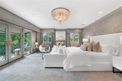 Casa en venta en Miami Beach, Florida, 7 dormitorios, 653.47 m2 № 1992200 - foto 16