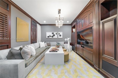Casa en venta en Miami Beach, Florida, 7 dormitorios, 653.47 m2 № 1992200 - foto 13
