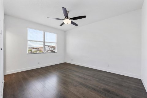 House in Lake Worth, Florida 5 bedrooms, 343.74 sq.m. № 2399652 - photo 25
