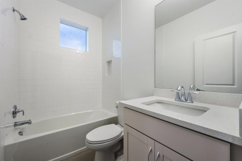 House in Lake Worth, Florida 5 bedrooms, 343.74 sq.m. № 2399652 - photo 24