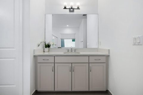 House in Lake Worth, Florida 5 bedrooms, 343.74 sq.m. № 2399652 - photo 14