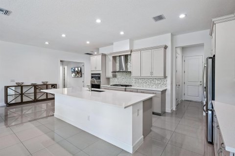 House in Lake Worth, Florida 5 bedrooms, 343.74 sq.m. № 2399652 - photo 4