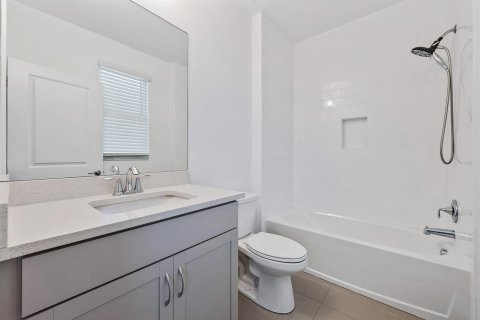House in Lake Worth, Florida 5 bedrooms, 343.74 sq.m. № 2399652 - photo 26