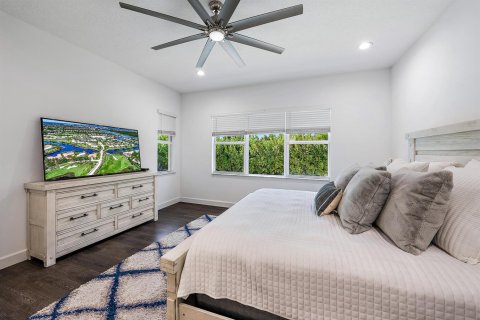 House in Lake Worth, Florida 5 bedrooms, 343.74 sq.m. № 2399652 - photo 12