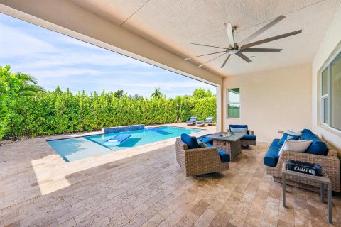 House in Lake Worth, Florida 5 bedrooms, 343.74 sq.m. № 2399652 - photo 30