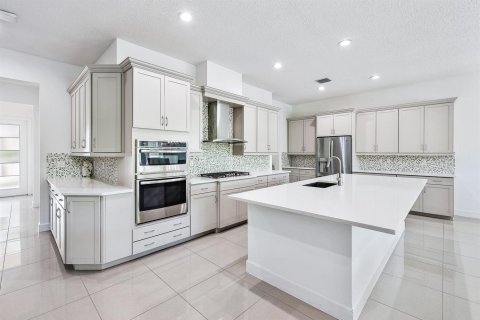 House in Lake Worth, Florida 5 bedrooms, 343.74 sq.m. № 2399652 - photo 5
