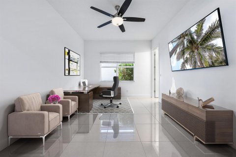 House in Lake Worth, Florida 5 bedrooms, 343.74 sq.m. № 2399652 - photo 16