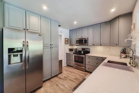 House in Orlando, Florida 3 bedrooms, 138.61 sq.m. № 1796597 - photo 15