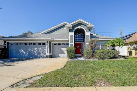 Villa ou maison à vendre à Tarpon Springs, Floride: 4 chambres, 211.17 m2 № 2419386 - photo 2
