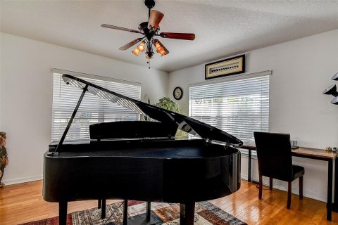 Villa ou maison à vendre à Tarpon Springs, Floride: 4 chambres, 211.17 m2 № 2419386 - photo 11