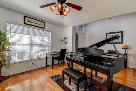 Villa ou maison à vendre à Tarpon Springs, Floride: 4 chambres, 211.17 m2 № 2419386 - photo 4
