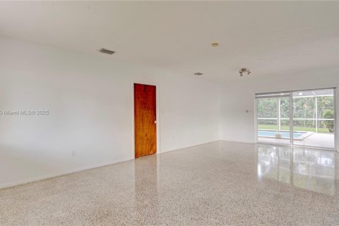 Casa en alquiler en Miami, Florida, 3 dormitorios, 134.71 m2 № 1895493 - foto 22
