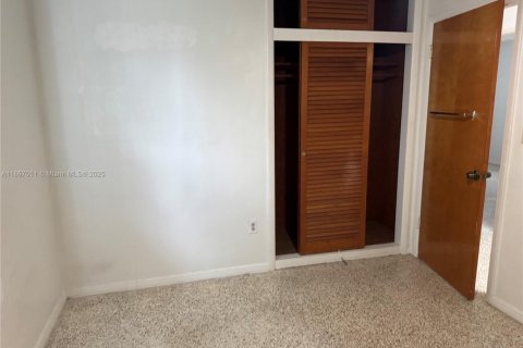 Casa en alquiler en Miami, Florida, 3 dormitorios, 134.71 m2 № 1895493 - foto 12