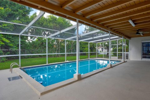 Casa en alquiler en Miami, Florida, 3 dormitorios, 134.71 m2 № 1895493 - foto 21