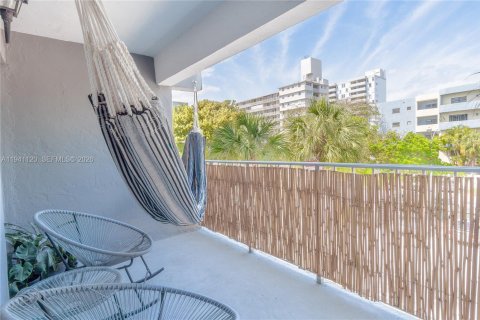 Снять в аренду кондоминиум в Майами-Бич, Флорида 1 спальня, 62.24м2, № 1998531 - фото 16