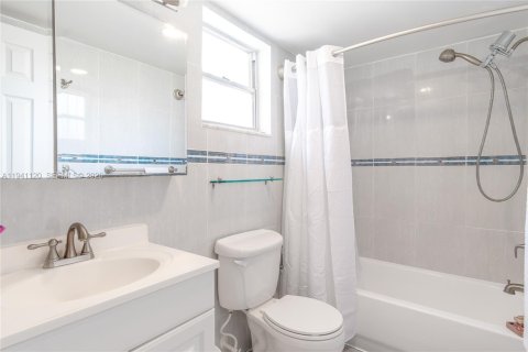 Снять в аренду кондоминиум в Майами-Бич, Флорида 1 спальня, 62.24м2, № 1998531 - фото 14