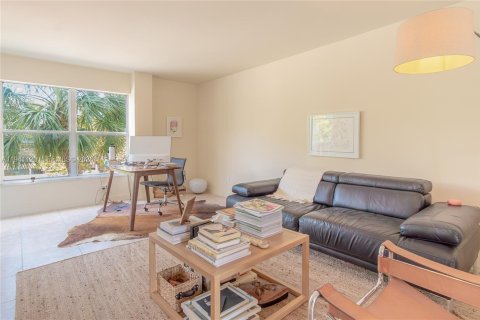 Снять в аренду кондоминиум в Майами-Бич, Флорида 1 спальня, 62.24м2, № 1998531 - фото 2