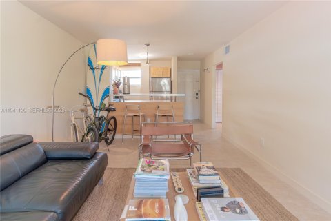 Снять в аренду кондоминиум в Майами-Бич, Флорида 1 спальня, 62.24м2, № 1998531 - фото 4