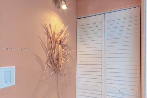 Снять в аренду кондоминиум в Майами-Бич, Флорида 1 спальня, 62.24м2, № 1998531 - фото 13