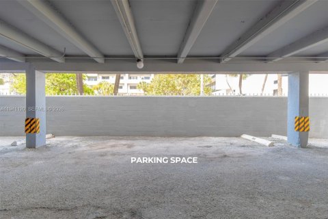 Снять в аренду кондоминиум в Майами-Бич, Флорида 1 спальня, 62.24м2, № 1998531 - фото 23