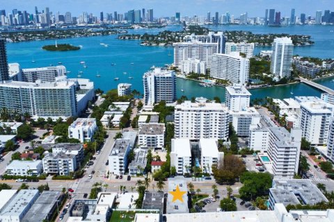 Снять в аренду кондоминиум в Майами-Бич, Флорида 1 спальня, 62.24м2, № 1998531 - фото 28