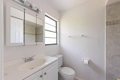 Propiedad comercial en venta en Bradenton, Florida, 4 dormitorios, 169.92 m2 № 1799786 - foto 14