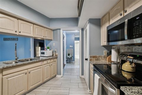 Villa ou maison à vendre à Tampa, Floride: 3 chambres, 206.52 m2 № 2147453 - photo 30