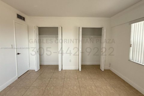 Appartement à louer à Coral Gables, Floride: 63 chambres, 78.97 m2 № 1946889 - photo 6