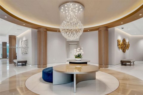 Condo in Miami, Florida, 2 bedrooms  № 1992136 - photo 5