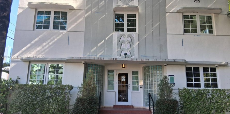 Studio à Condo à Miami Beach, Floride № 1986230