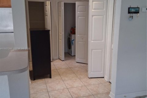 Copropriété à louer à Miami Beach, Floride: 40.88 m2 № 1986230 - photo 3