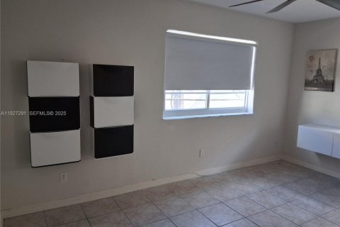 Copropriété à louer à Miami Beach, Floride: 40.88 m2 № 1986230 - photo 5