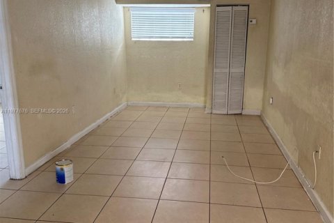 Condo in North Miami, Florida, 1 bedroom  № 2041837 - photo 6