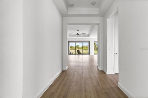 House in Okeechobee, Florida 4 bedrooms, 196.12 sq.m. № 1585897 - photo 5