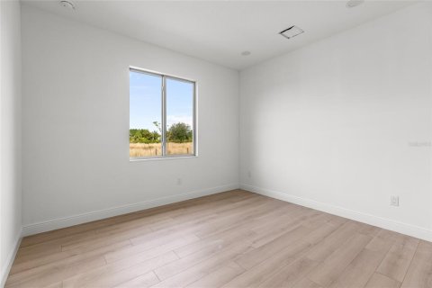 House in Okeechobee, Florida 4 bedrooms, 196.12 sq.m. № 1585897 - photo 15