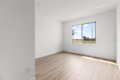 House in Okeechobee, Florida 4 bedrooms, 196.12 sq.m. № 1585897 - photo 7
