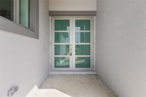 House in Okeechobee, Florida 4 bedrooms, 196.12 sq.m. № 1585897 - photo 4