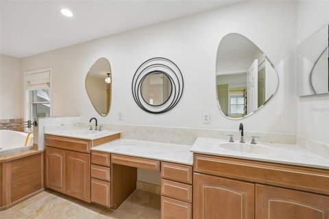 Villa ou maison à vendre à Sarasota, Floride: 3 chambres, 188.87 m2 № 2418436 - photo 21