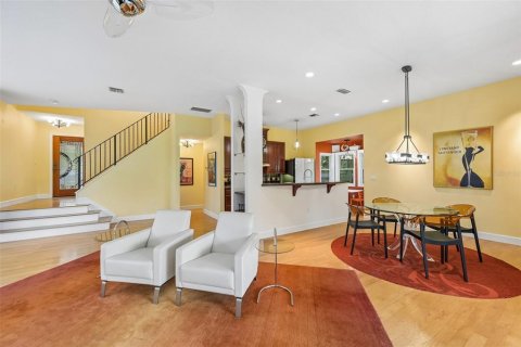 Villa ou maison à vendre à Sarasota, Floride: 3 chambres, 188.87 m2 № 2418436 - photo 4