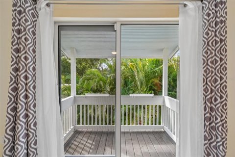 Villa ou maison à vendre à Sarasota, Floride: 3 chambres, 188.87 m2 № 2418436 - photo 26