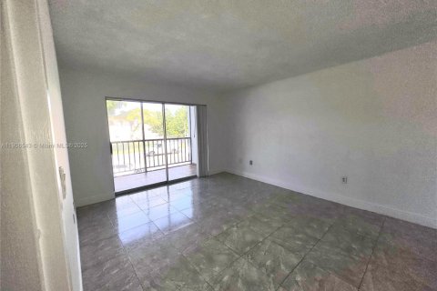 Снять в аренду кондоминиум в Норт-Майами, Флорида 1 спальня, 76.18м2, № 1963226 - фото 6