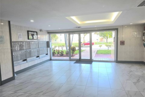 Снять в аренду кондоминиум в Норт-Майами, Флорида 1 спальня, 76.18м2, № 1963226 - фото 13