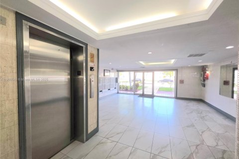 Снять в аренду кондоминиум в Норт-Майами, Флорида 1 спальня, 76.18м2, № 1963226 - фото 14