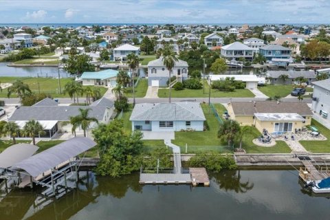 Villa ou maison à louer à Hernando Beach, Floride: 3 chambres, 125.6 m2 № 2356217 - photo 7