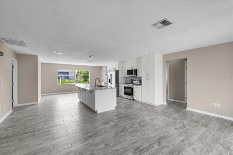 Villa ou maison à louer à Hernando Beach, Floride: 3 chambres, 125.6 m2 № 2356217 - photo 5