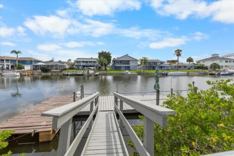 Villa ou maison à louer à Hernando Beach, Floride: 3 chambres, 125.6 m2 № 2356217 - photo 2