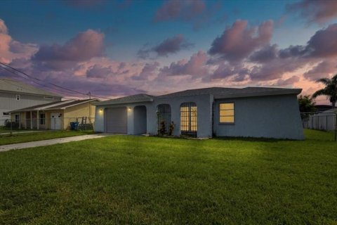 Villa ou maison à Hernando Beach, Floride 3 chambres, 125.6 m2 № 2356217