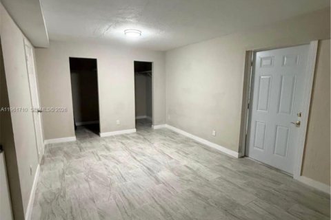 Immobilier commercial à Fort Lauderdale, Floride 1 chambre, 27.87 m2 № 2024515